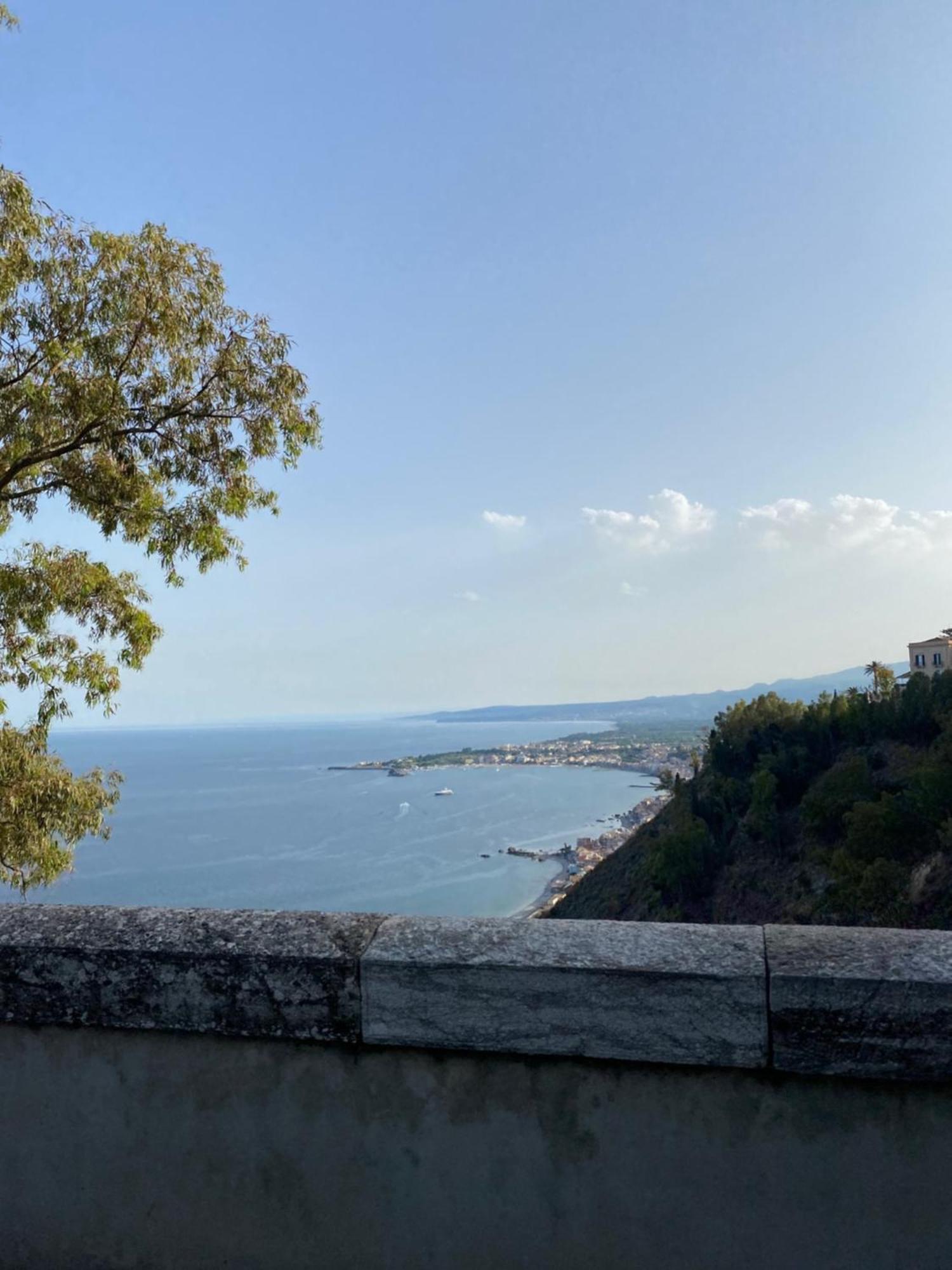 B&B Domus Candida Calatabiano Buitenkant foto
