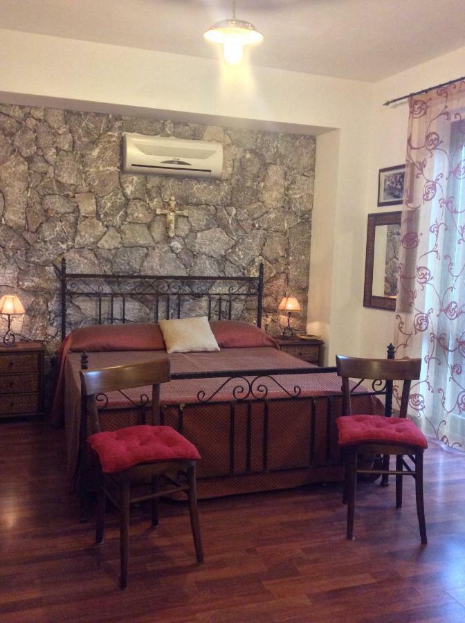 B&B Domus Candida Calatabiano Buitenkant foto